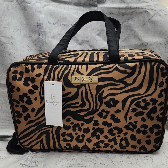 Jessica Simpson Dump in weekender NWT - Picture 1 of 3